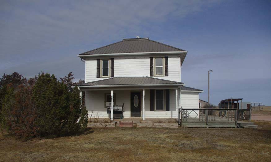 Photo 2 of 38 of home listing at 1694 680th Rd, Gordon, NE 69343