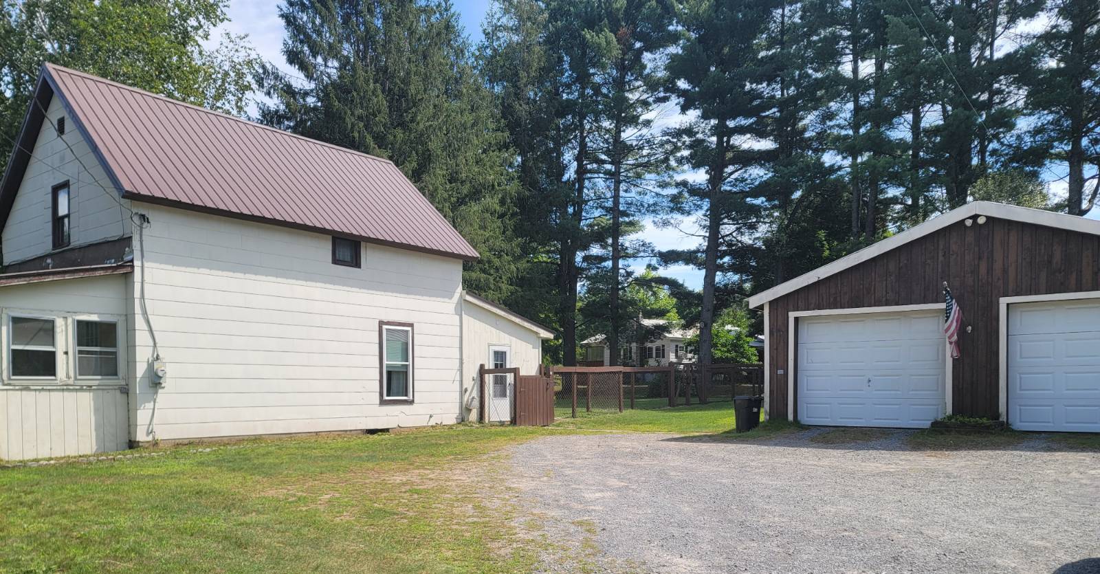 7568 Lyons Dale Rd