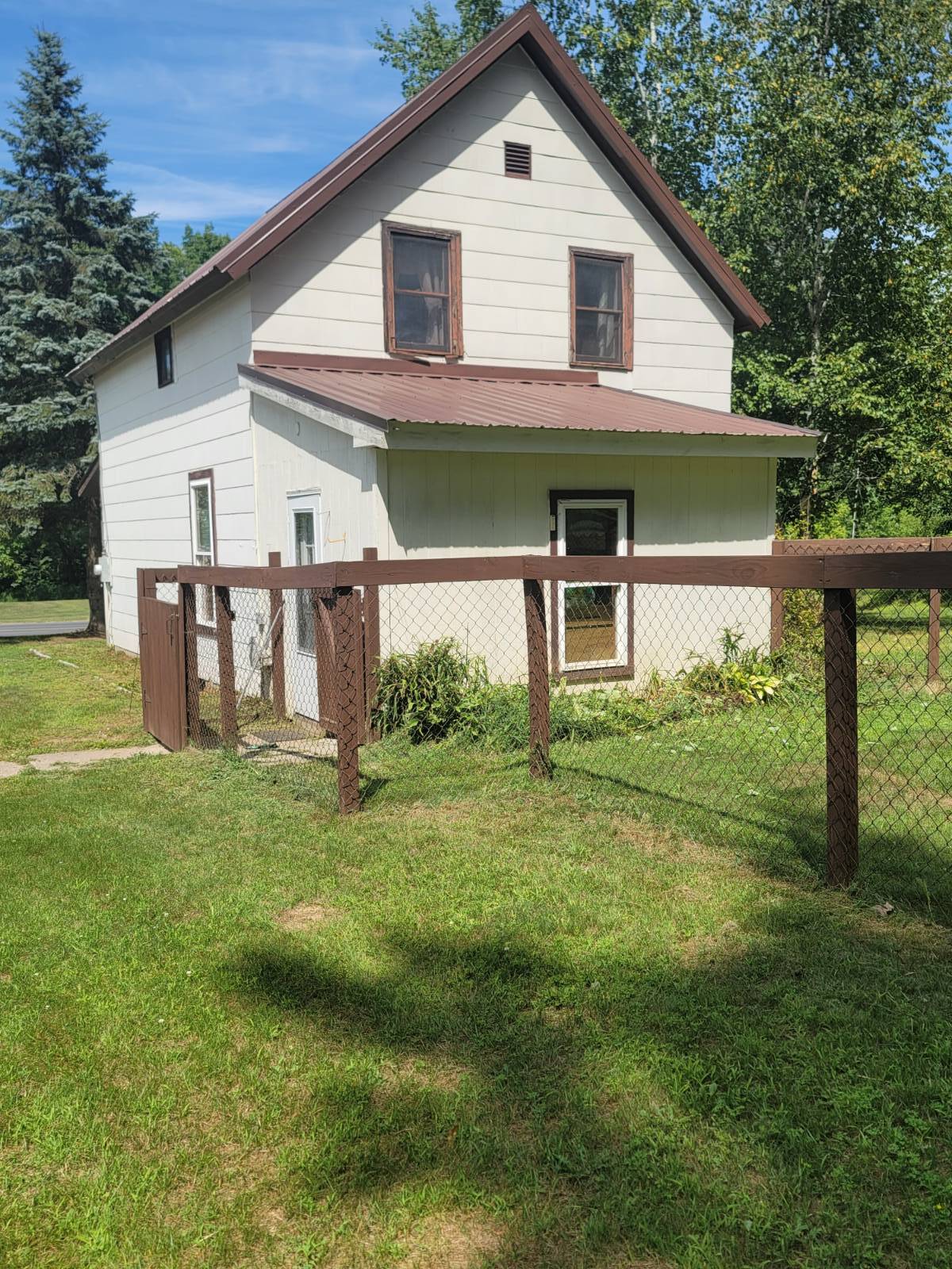 7568 Lyons Dale Rd