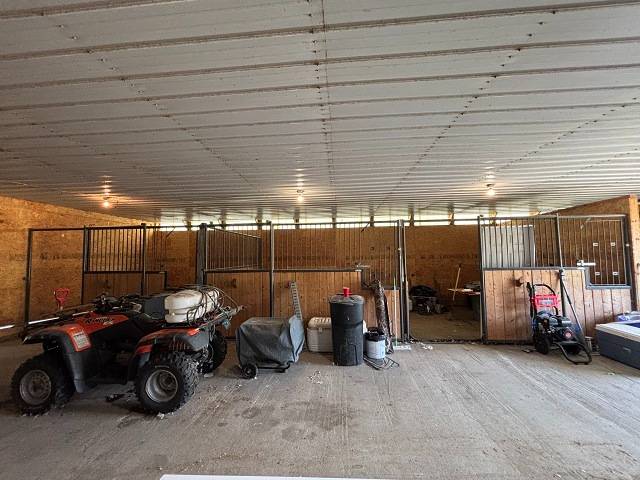 Photo 35 of 46 of home listing at 87807 504th Ave, O'neill, NE 68763