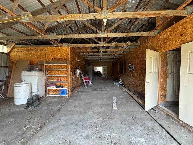 Photo 38 of 46 of home listing at 87807 504th Ave, O'neill, NE 68763