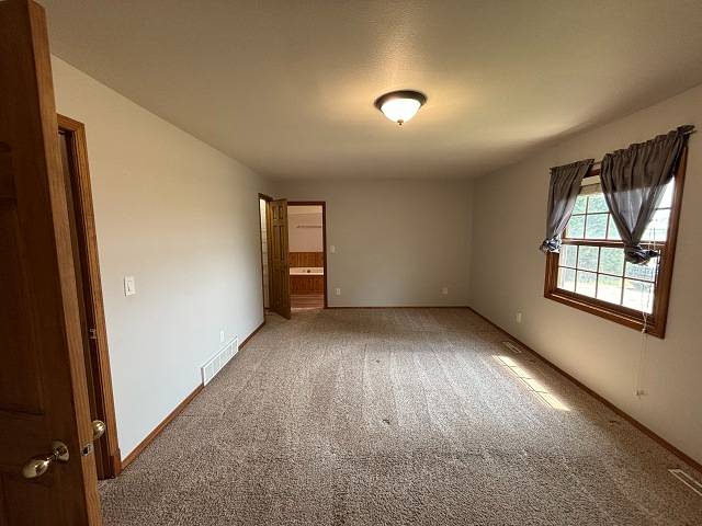 Photo 4 of 46 of home listing at 87807 504th Ave, O'neill, NE 68763