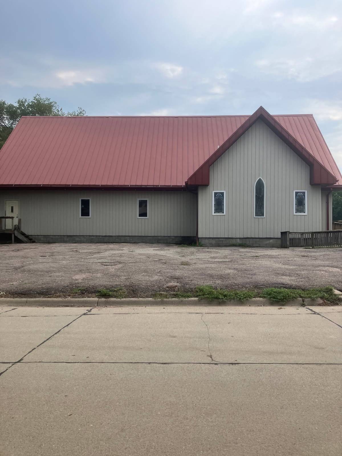 Photo 1 of 8 of home listing at 513 W 3rd Street, Laurel, NE 68745