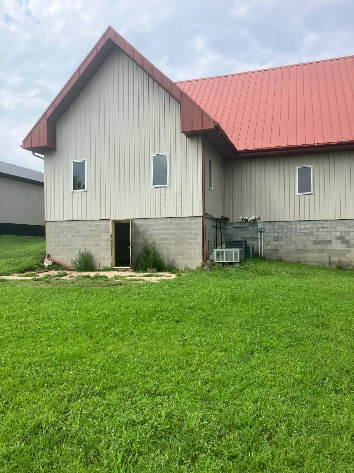 Photo 7 of 8 of home listing at 513 W 3rd Street, Laurel, NE 68745