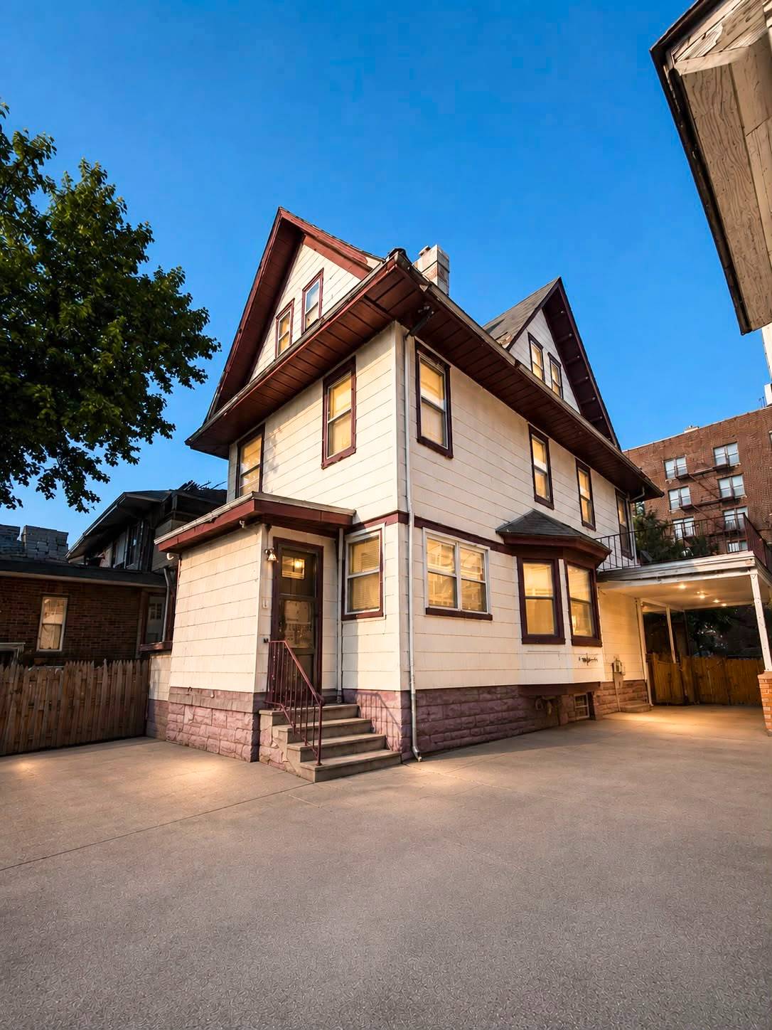 1534 East 14th Street