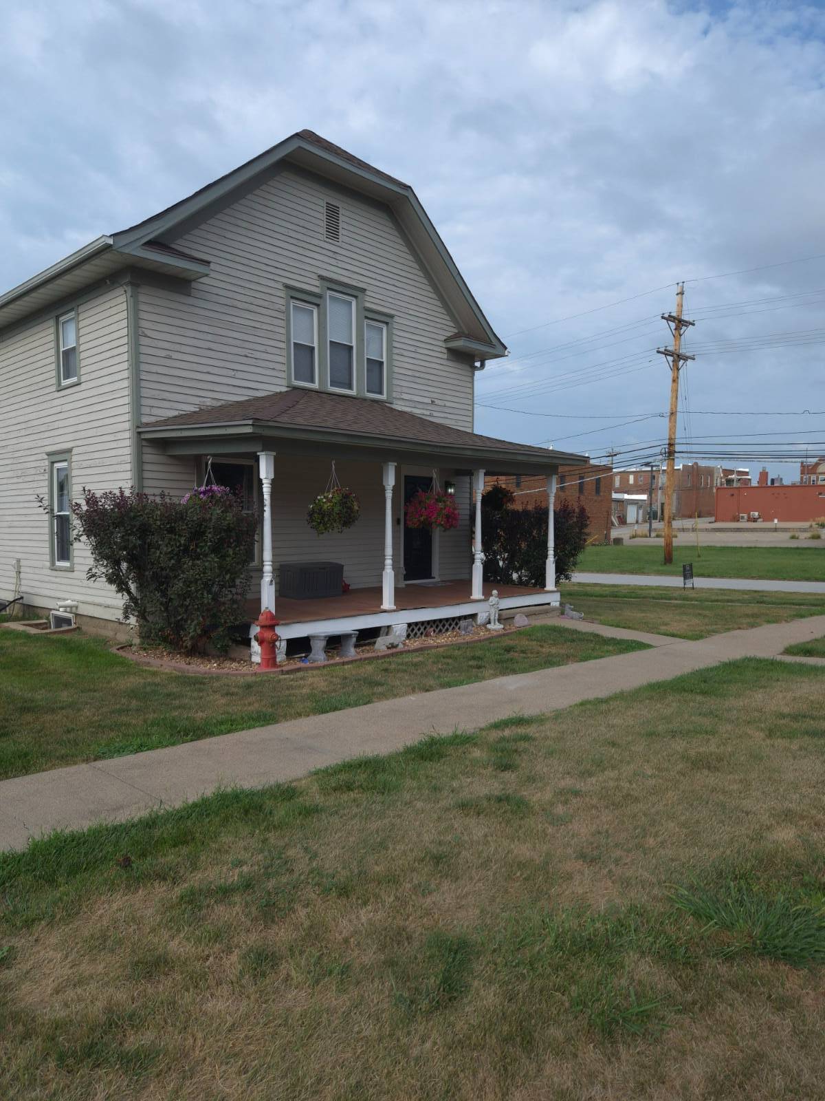 Photo 2 of 45 of home listing at 1100 13th St, Auburn, NE 68305