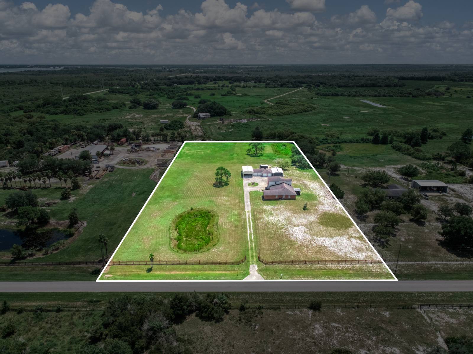 112 Park Land Dr, Lake Placid, FL 33852