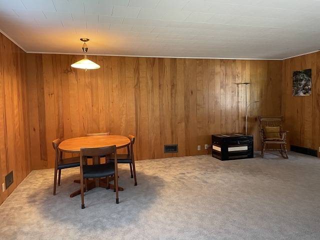 Photo 18 of 47 of home listing at 110 W 6th Street, Valentine, NE 69201