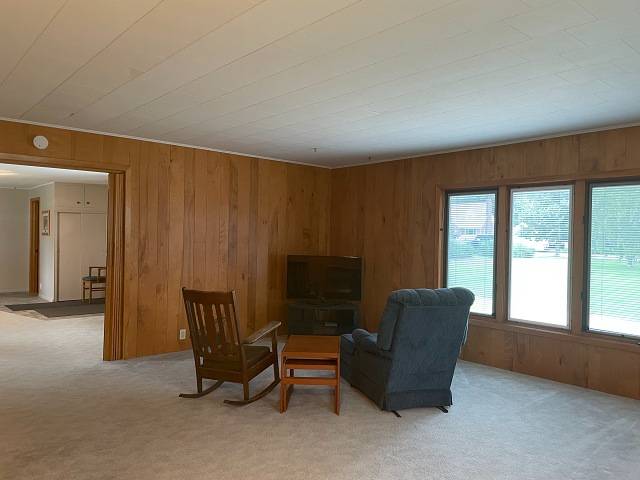 Photo 16 of 47 of home listing at 110 W 6th Street, Valentine, NE 69201