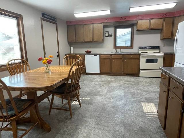 Photo 6 of 47 of home listing at 110 W 6th Street, Valentine, NE 69201