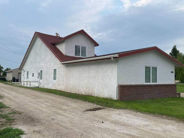 Photo 3 of 47 of home listing at 110 W 6th Street, Valentine, NE 69201