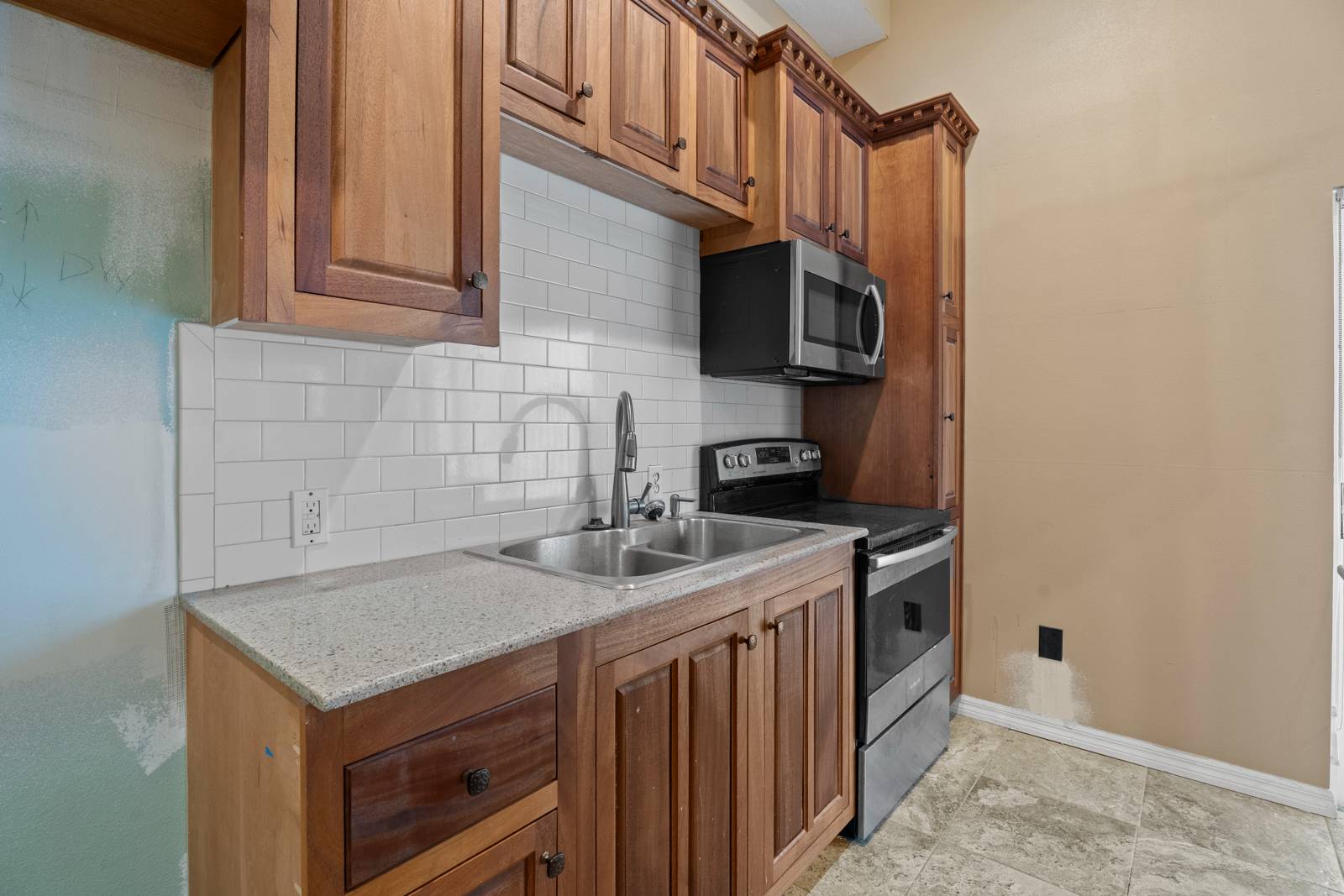 2087 Westbourne Dr, Oviedo, FL 32765