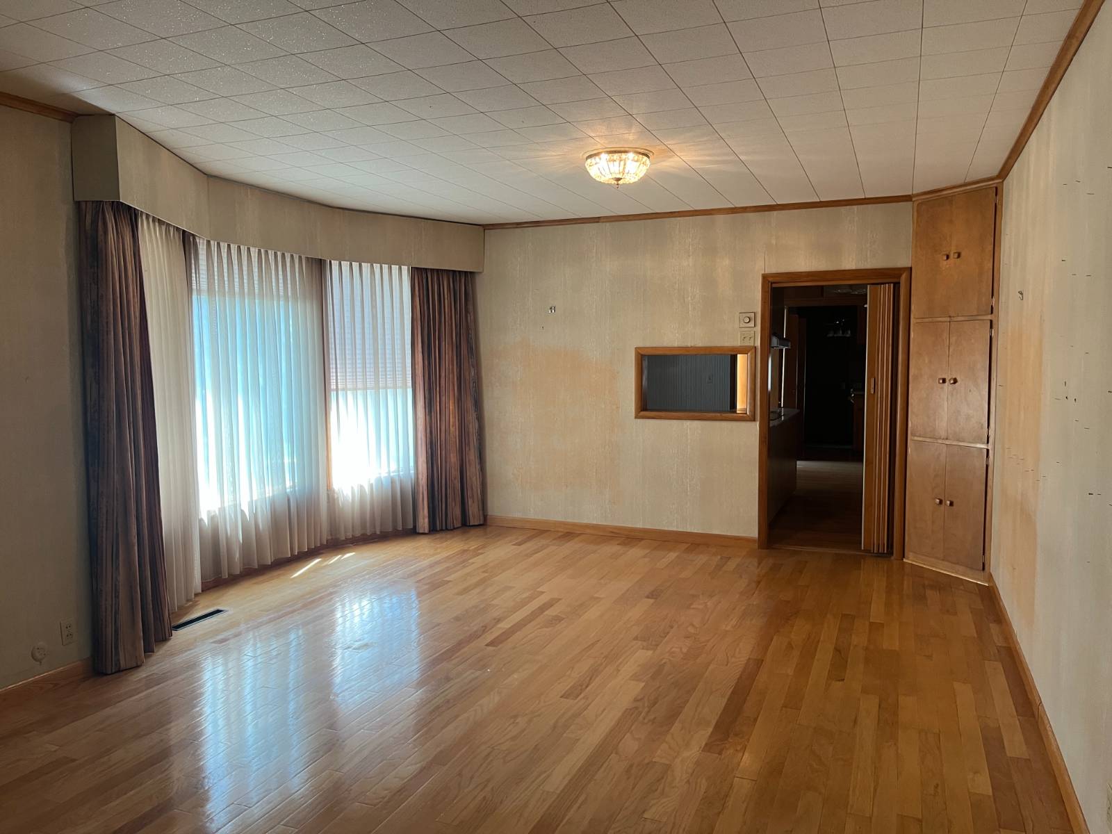Photo 4 of 25 of home listing at 710 K Street, Neligh, NE 68756