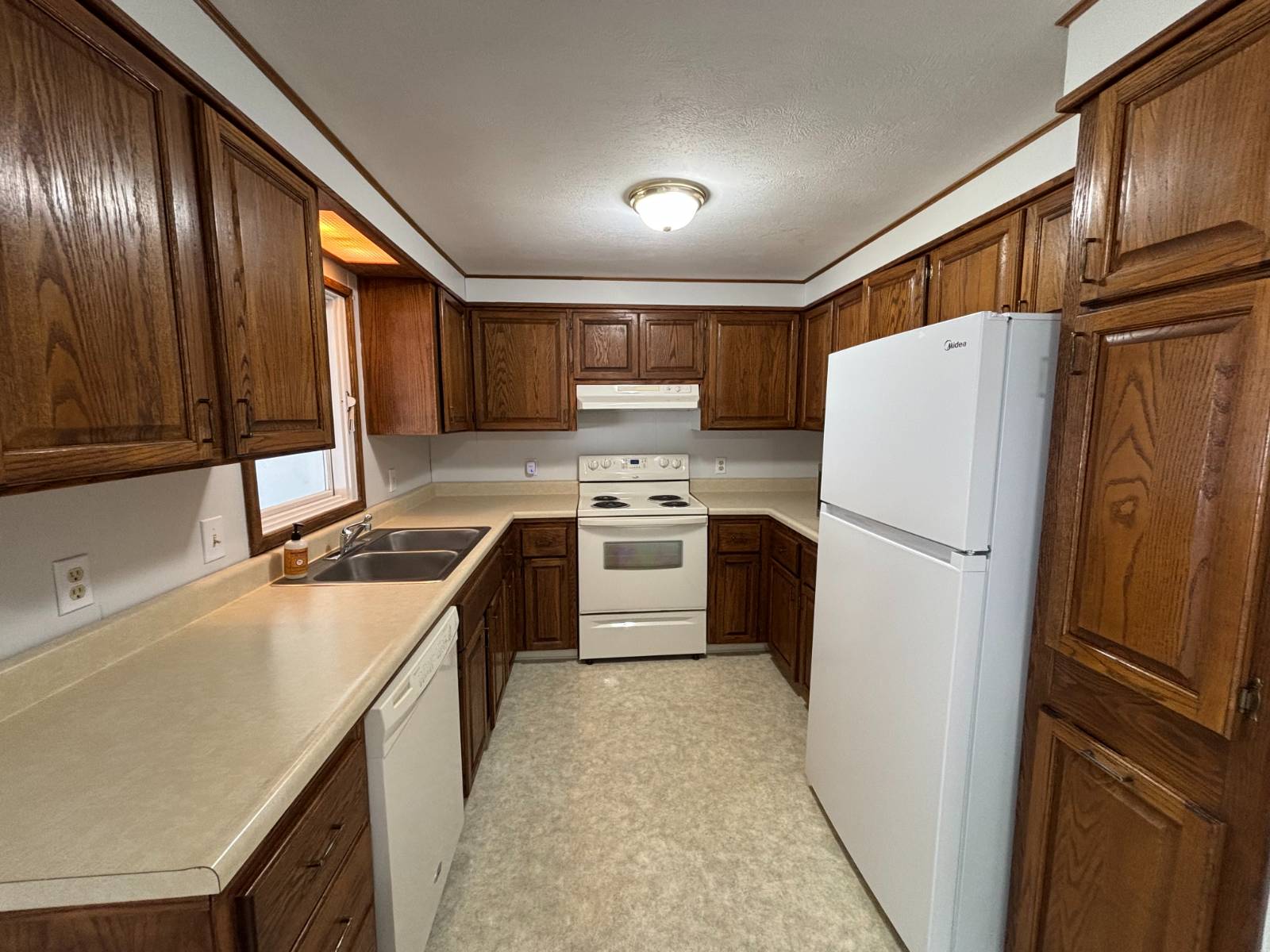 Photo 5 of 21 of home listing at 300 W Main Street, Chambers, NE 68725