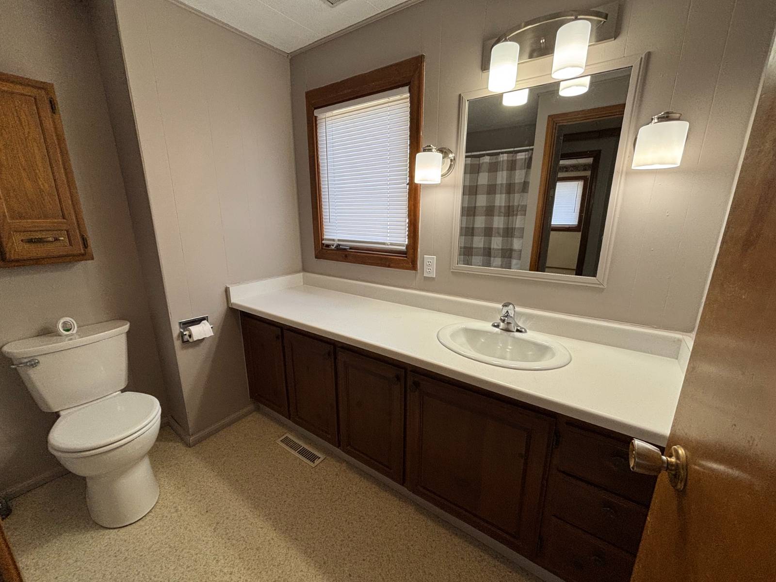 Photo 11 of 21 of home listing at 300 W Main Street, Chambers, NE 68725