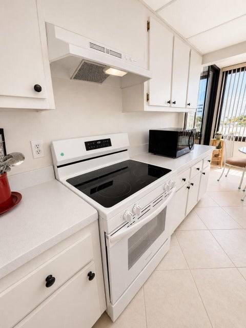 3589 S Ocean Blvd, South Palm Beach, FL 33480