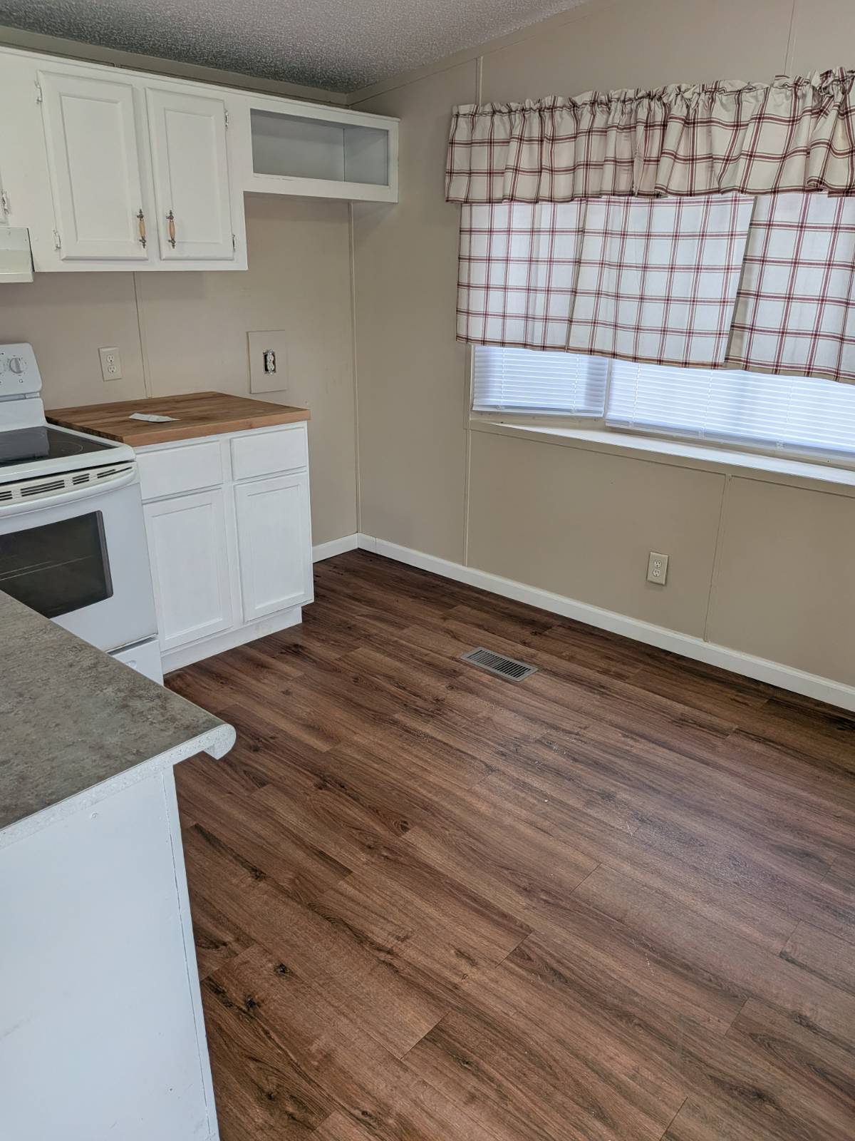 find your place at Hometown Communities, community lifestyle, residential communities, manufactured homes, discover affordabl