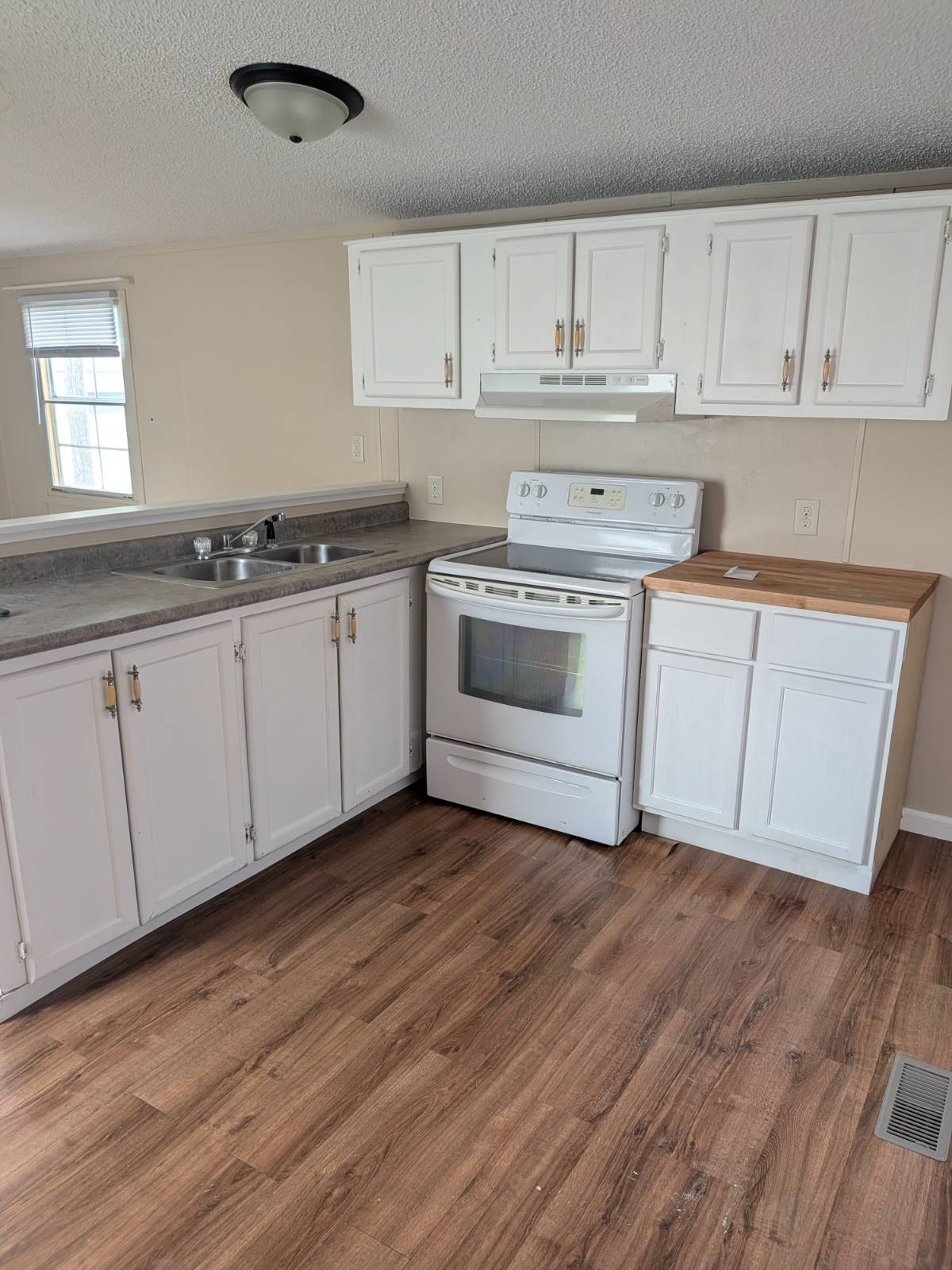 mobile home communities, family-friendly community neighborhoods, housing solutions, resident-focused living, comfortable and