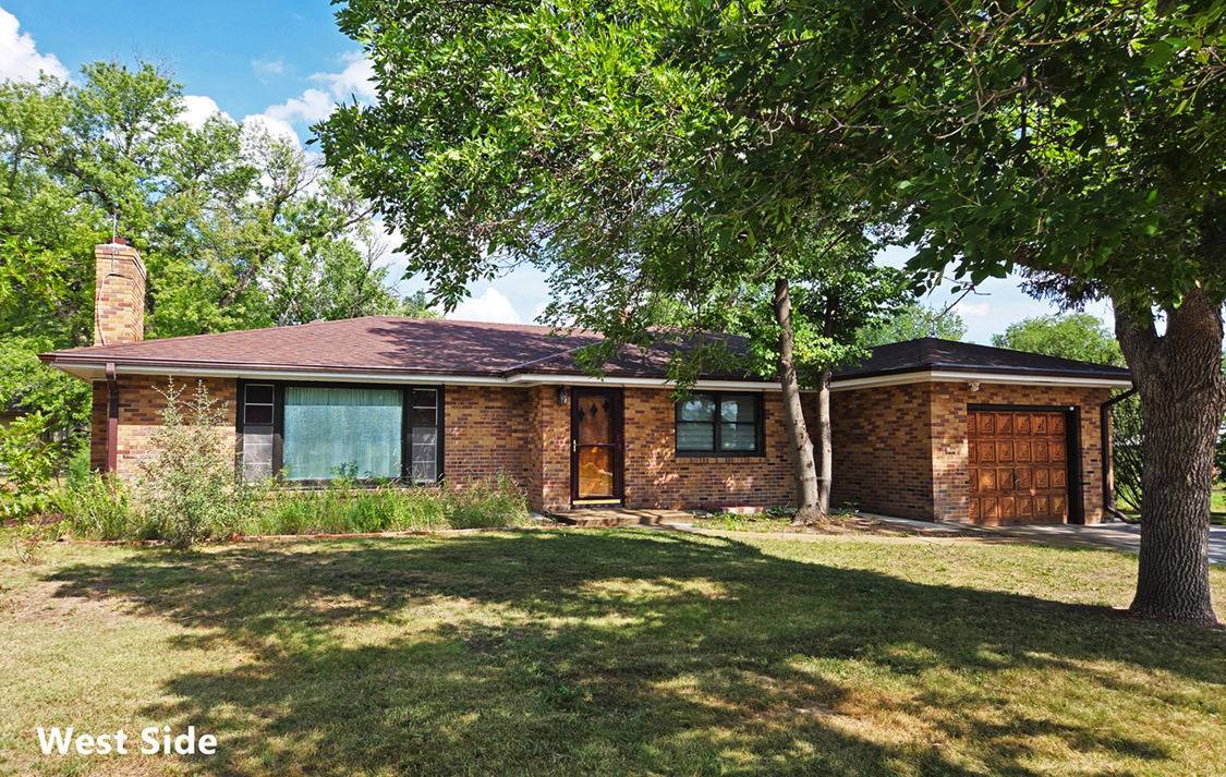 Photo 2 of 20 of home listing at 707 North Main Street, Gordon, NE 69343