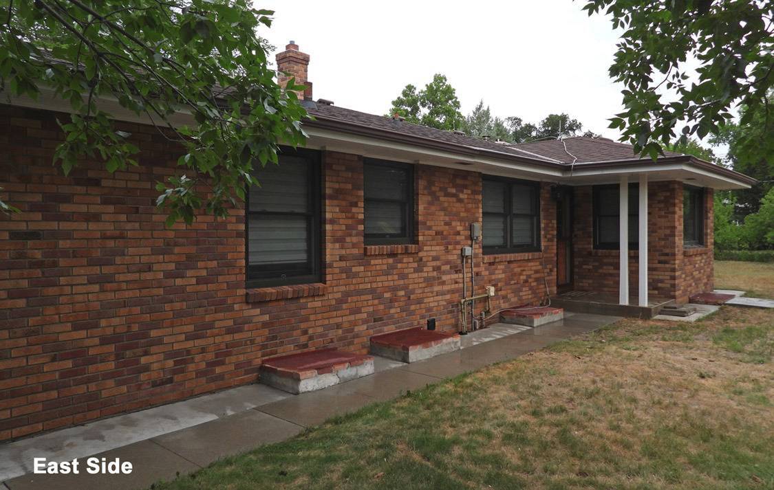 Photo 15 of 20 of home listing at 707 North Main Street, Gordon, NE 69343