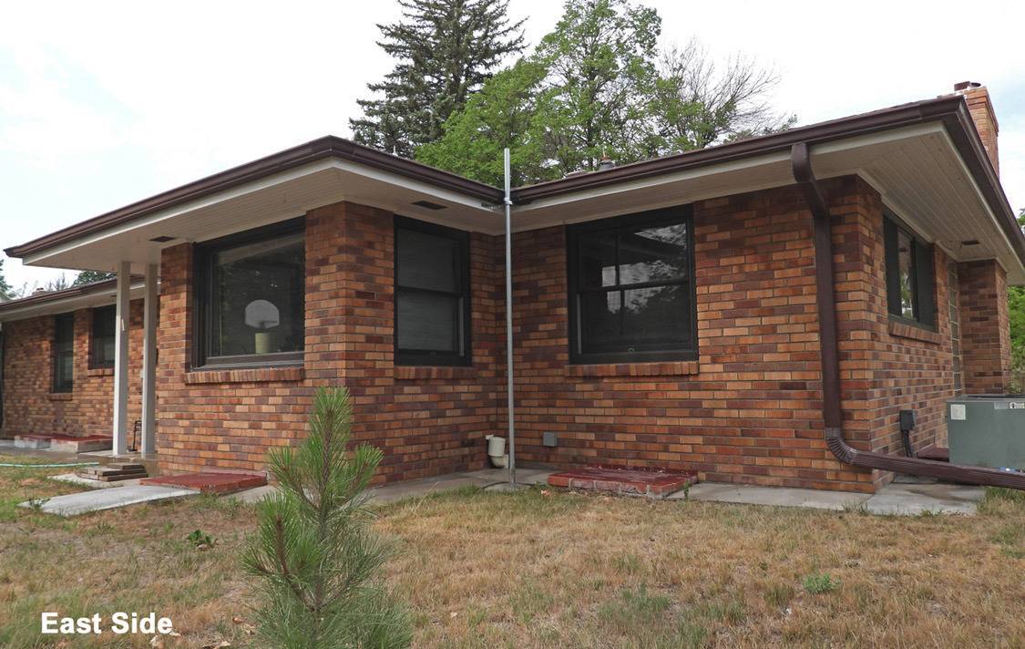 Photo 16 of 20 of home listing at 707 North Main Street, Gordon, NE 69343