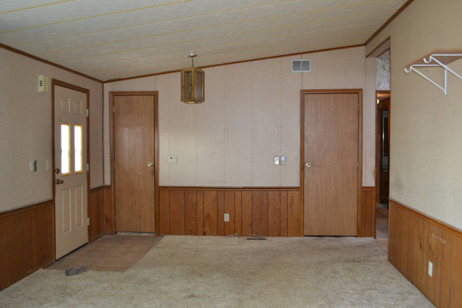 Photo 11 of 18 of home listing at 1216 E 8th Street, Alliance, NE 69301
