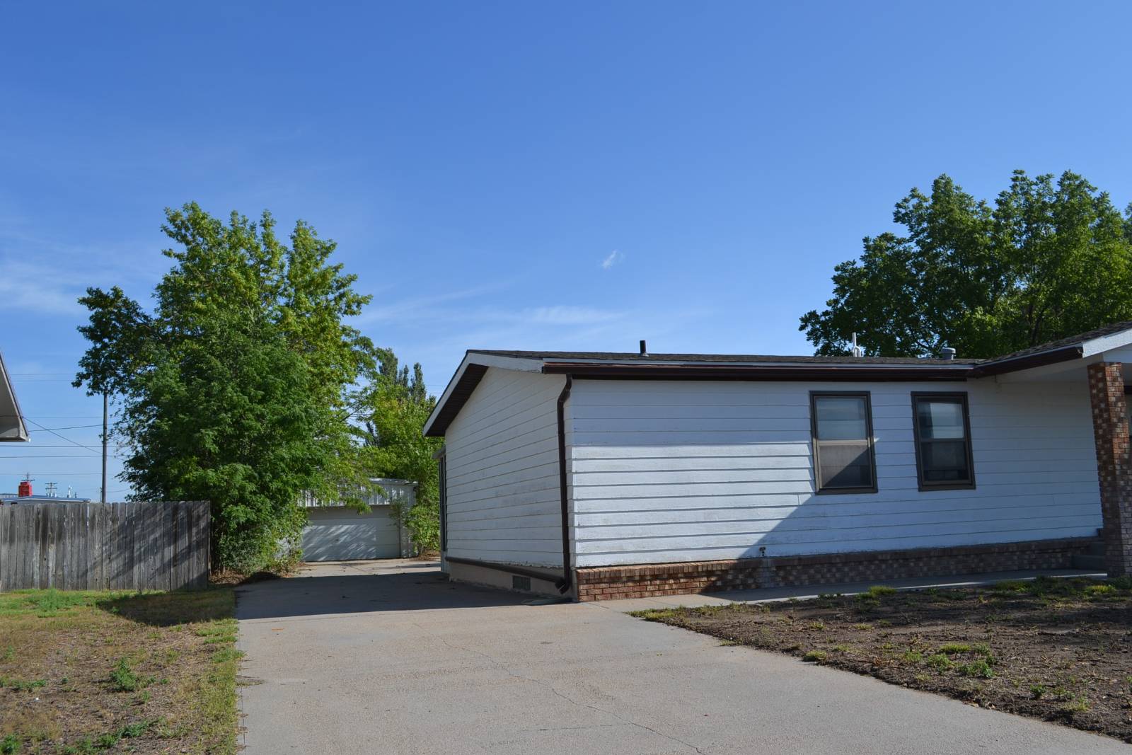 Photo 3 of 18 of home listing at 1216 E 8th Street, Alliance, NE 69301