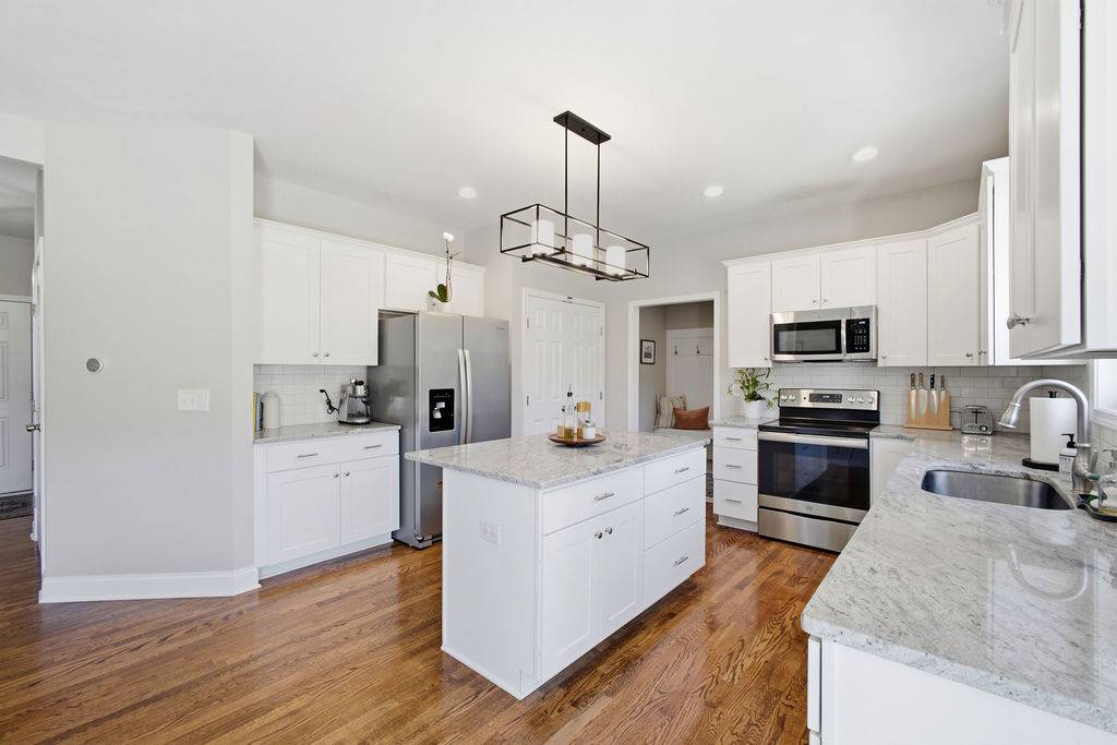 3155 Samantha Dr