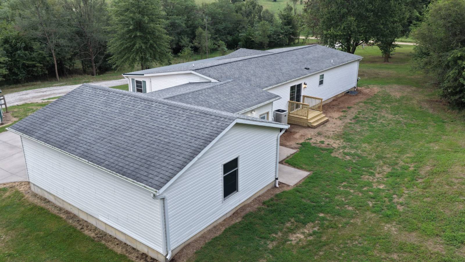Photo 6 of 38 of home listing at 63770 720 Rd, Stella, NE 68442