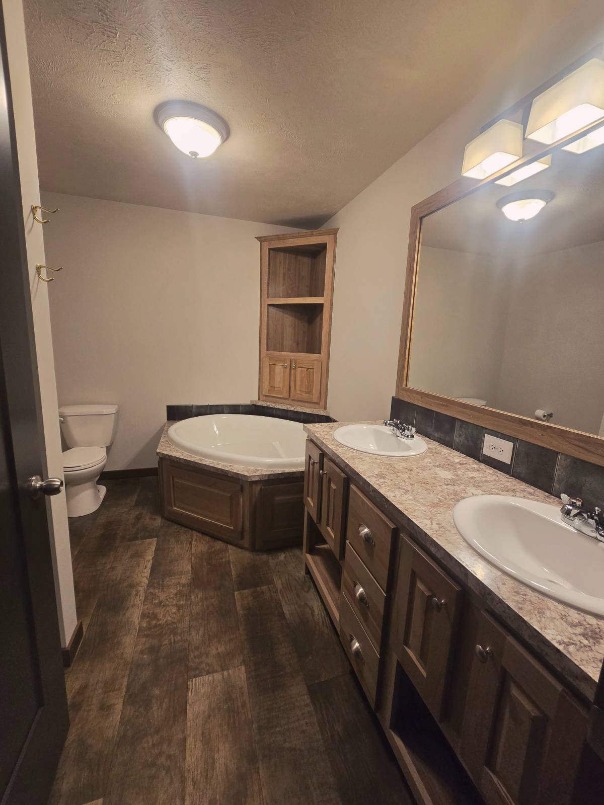 Photo 22 of 38 of home listing at 63770 720 Rd, Stella, NE 68442