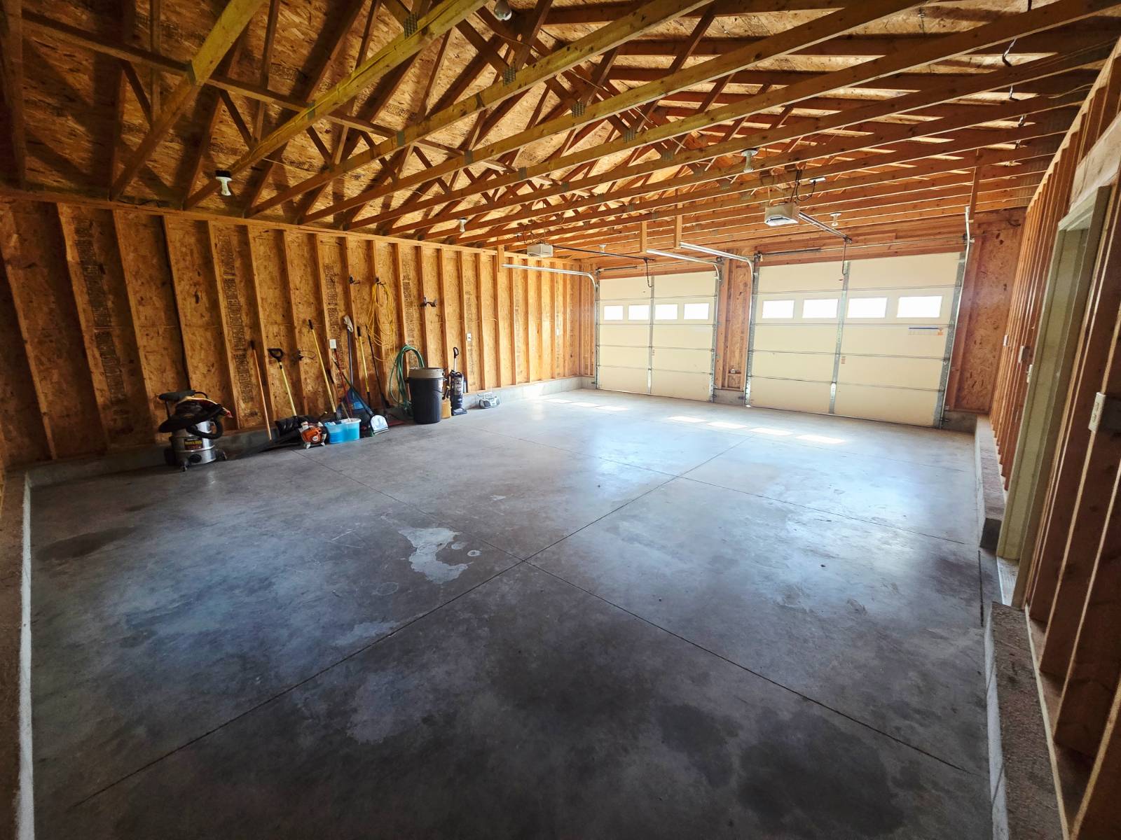 Photo 33 of 38 of home listing at 63770 720 Rd, Stella, NE 68442
