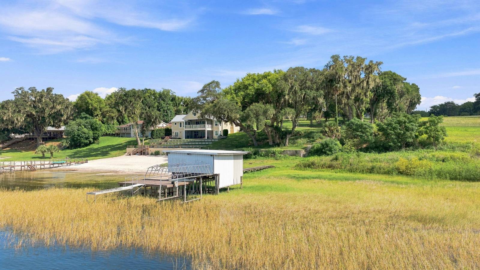 12929 SE Sunset Harbor Road, Weirsdale, FL 32195