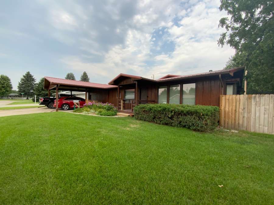 Photo 1 of 32 of home listing at 538 Elenora Drive, Valentine, NE 69201