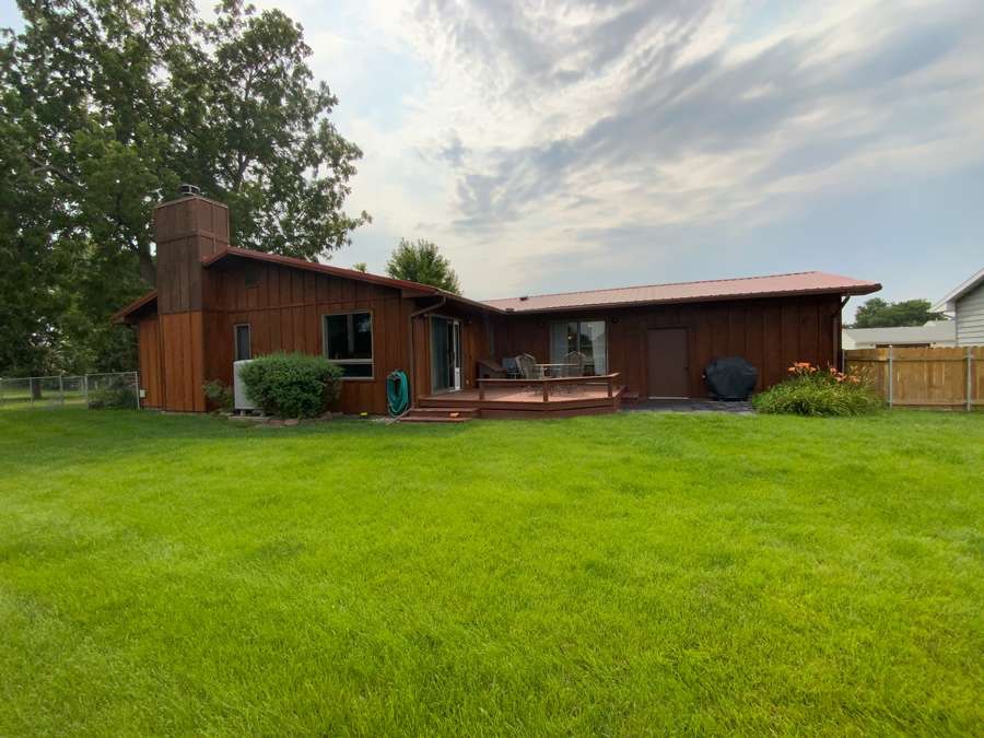 Photo 25 of 32 of home listing at 538 Elenora Drive, Valentine, NE 69201