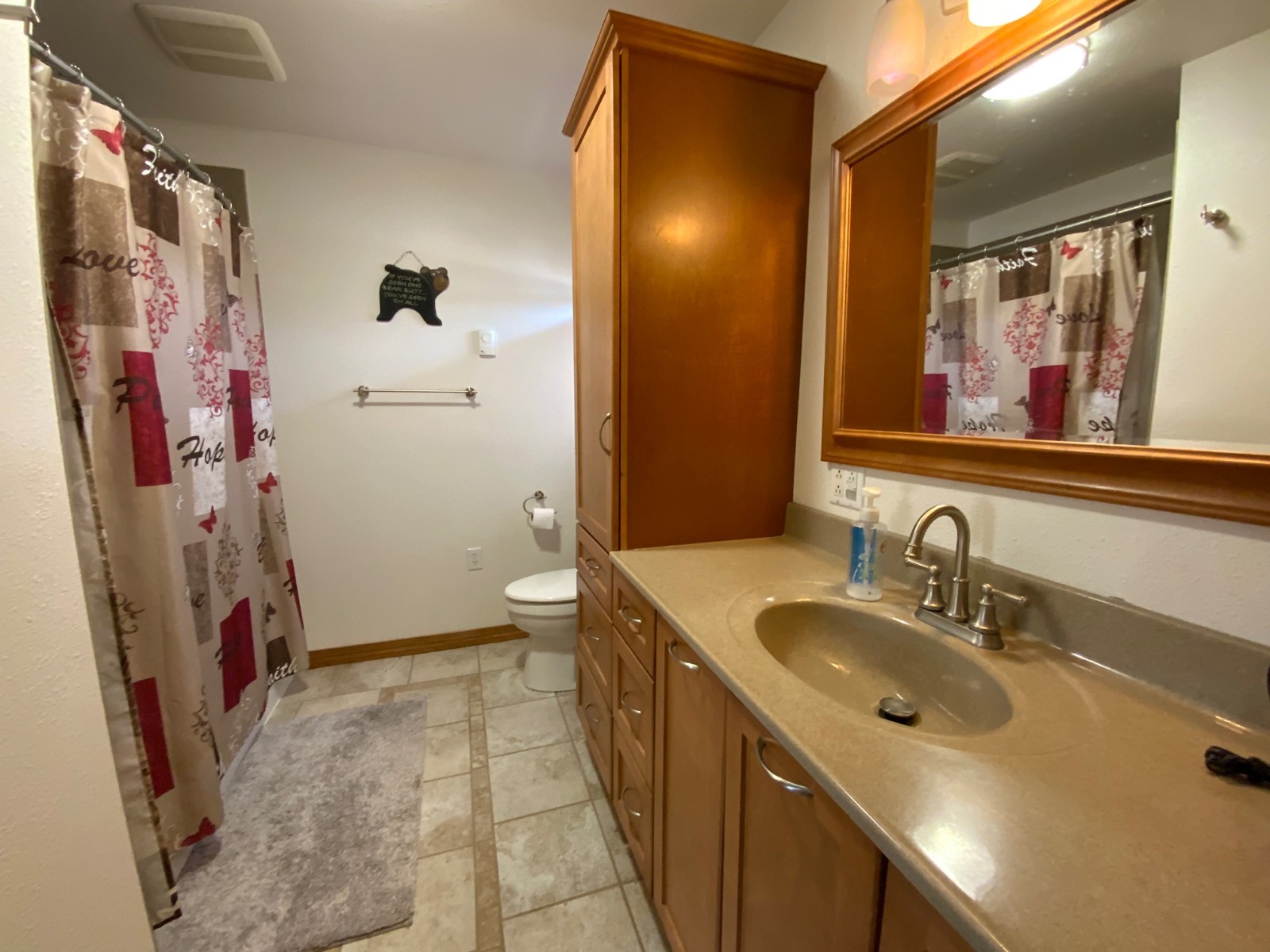 Photo 14 of 32 of home listing at 538 Elenora Drive, Valentine, NE 69201