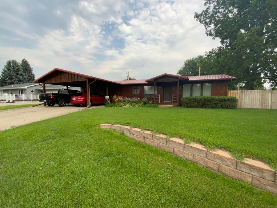 Photo 22 of 32 of home listing at 538 Elenora Drive, Valentine, NE 69201