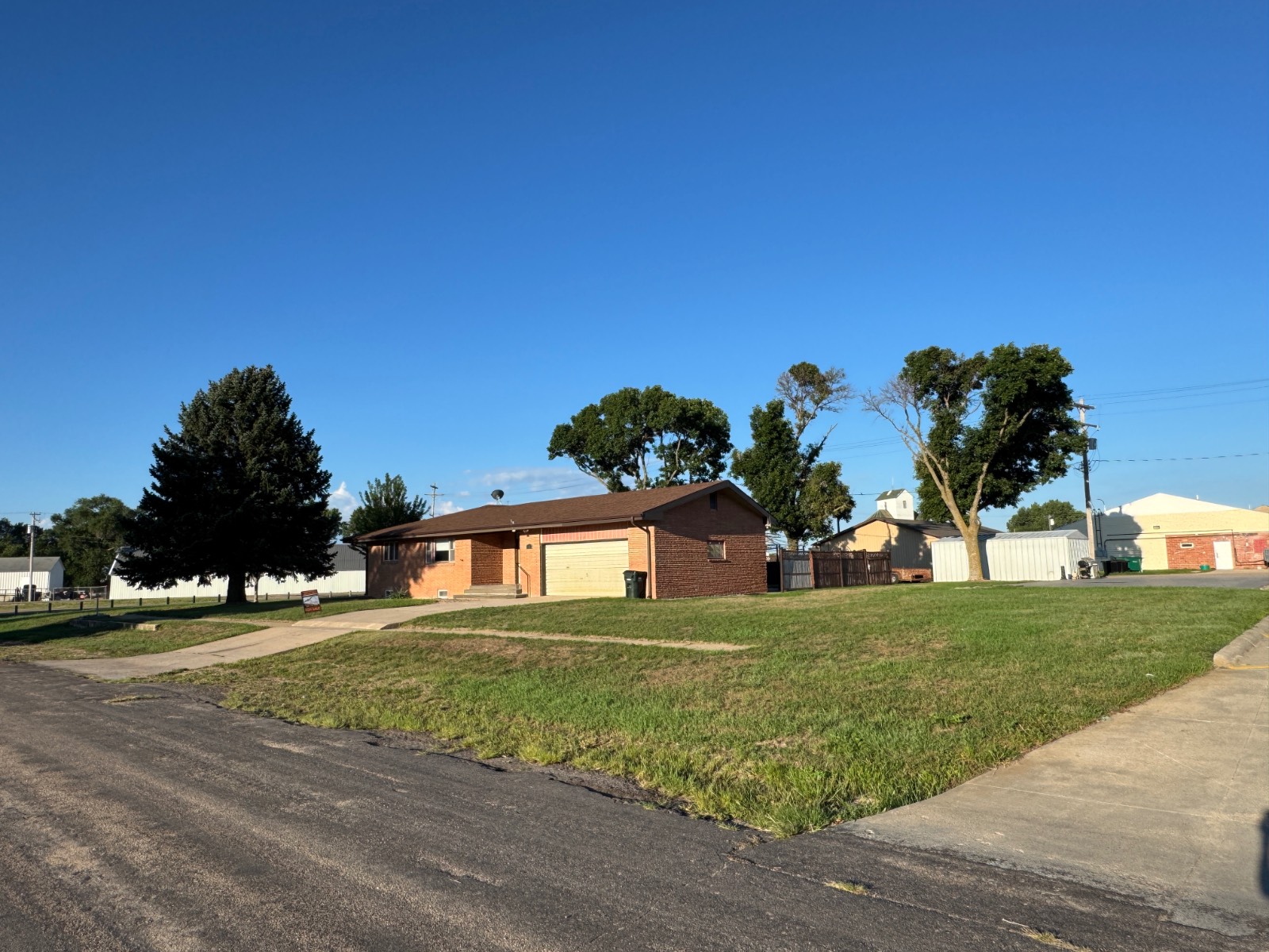 Photo 9 of 52 of home listing at 132 Garfield Street, Stuart, NE 68780