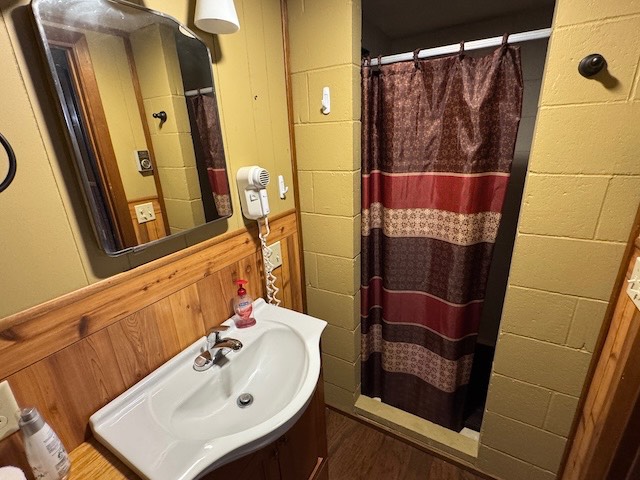 Photo 38 of 52 of home listing at 132 Garfield Street, Stuart, NE 68780