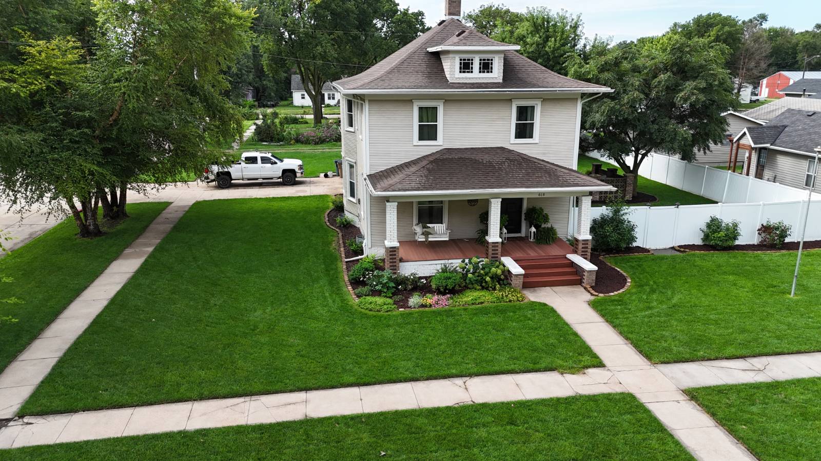 Photo 4 of 57 of home listing at 618 K Street, Aurora, NE 68818
