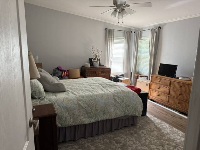 Spacious 1920 SqFt.  Upgraded Kitchen, New Roof, flooring. thumbnail 18