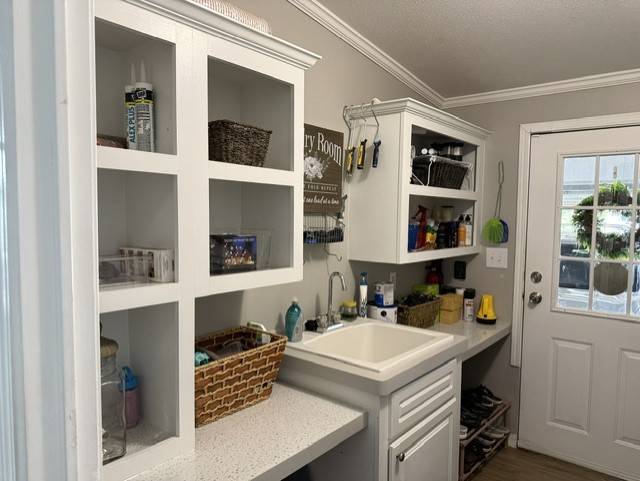 Spacious 1920 SqFt.  Upgraded Kitchen, New Roof, flooring. thumbnail 29