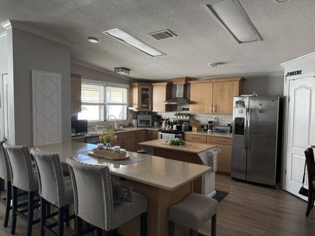 Spacious 1920 SqFt.  Upgraded Kitchen, New Roof, flooring. thumbnail 7