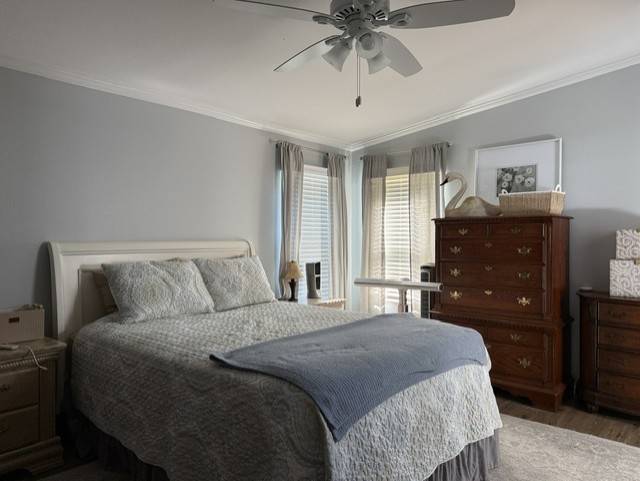 Spacious 1920 SqFt.  Upgraded Kitchen, New Roof, flooring. thumbnail 11