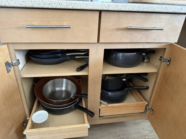 Spacious 1920 SqFt.  Upgraded Kitchen, New Roof, flooring. thumbnail 10