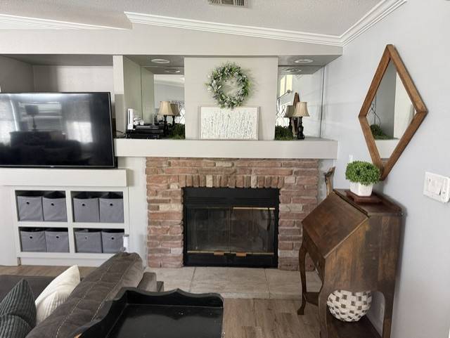Spacious 1920 SqFt.  Upgraded Kitchen, New Roof, flooring. thumbnail 5
