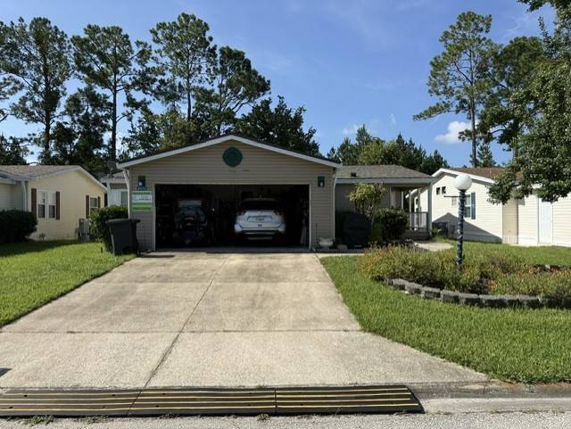 Spacious 1920 SqFt.  Upgraded Kitchen, New Roof, flooring. thumbnail 2