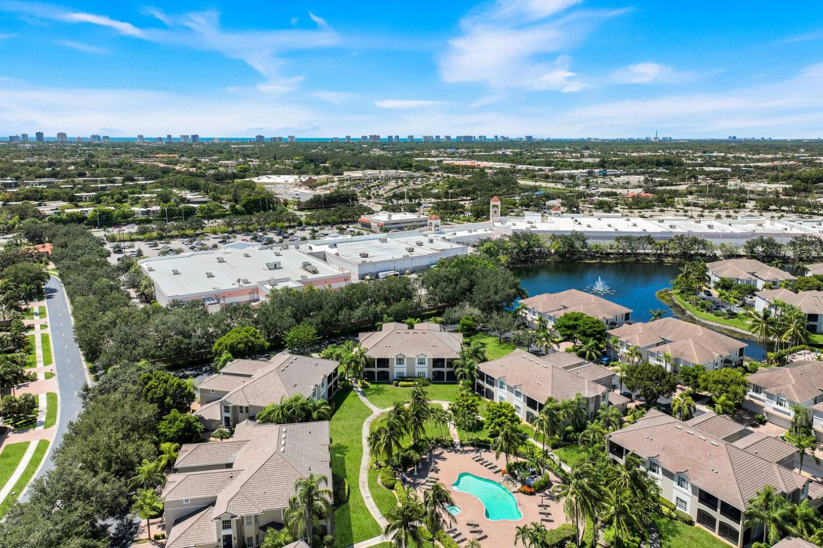 5021 Maxwell Cir, Naples, FL 34105