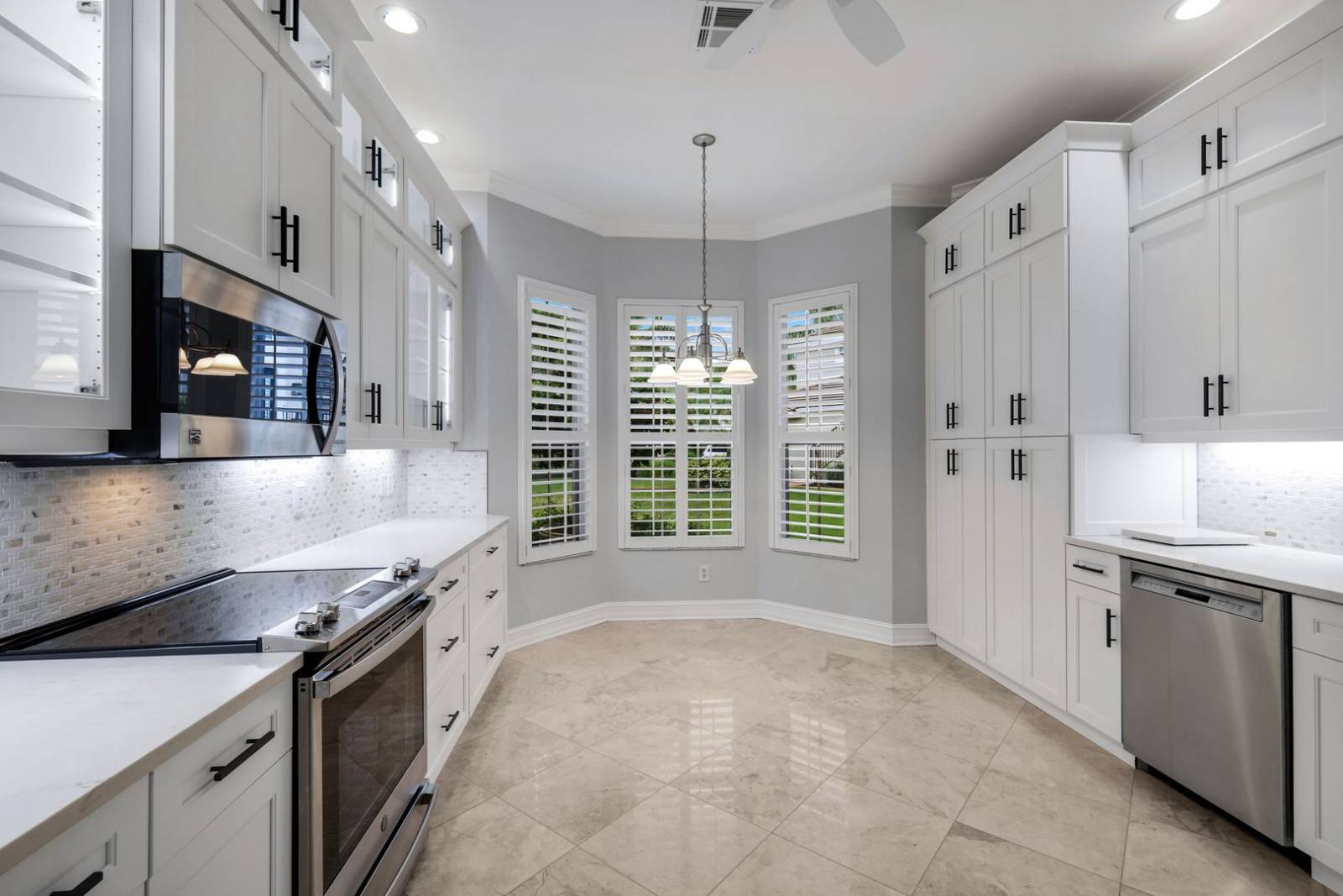 5021 Maxwell Cir, Naples, FL 34105