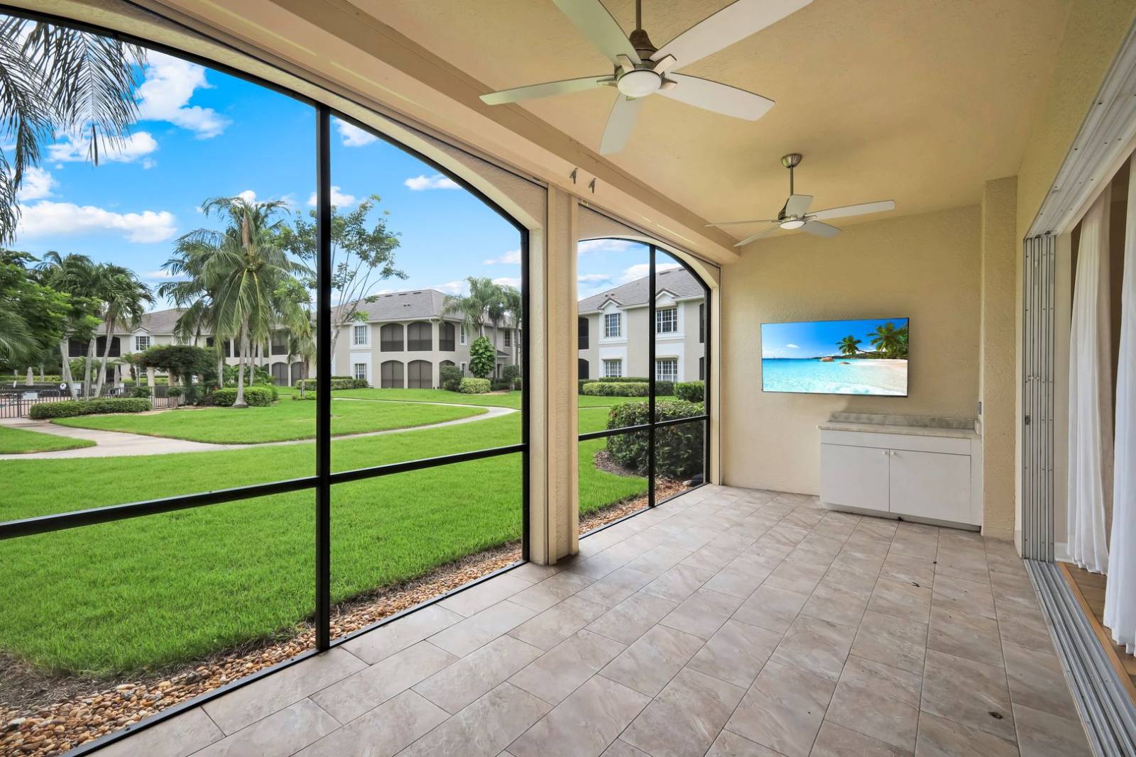 5021 Maxwell Cir, Naples, FL 34105