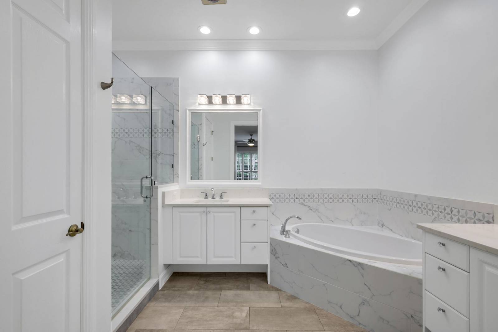 5021 Maxwell Cir, Naples, FL 34105